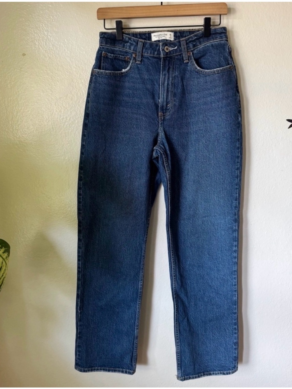Abercrombie - High Rise Vintage Straight Jeans - 26L Curve Love